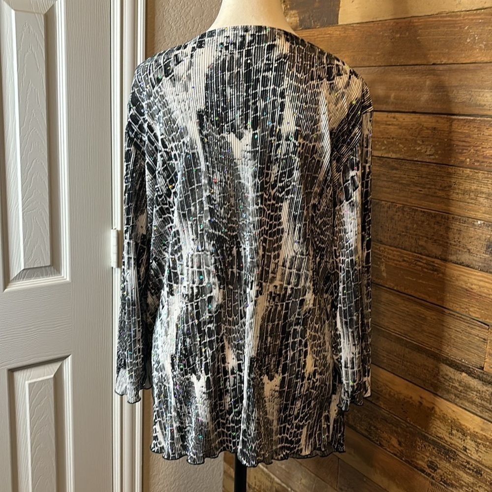Layered lite blouse black & white - Picture 5 of 5